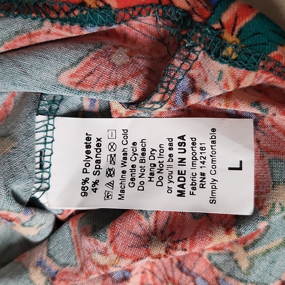 NWT Sleeveless Tank Top LuLaRoe Size L Very Pretty Colors - Picture 10 of 12